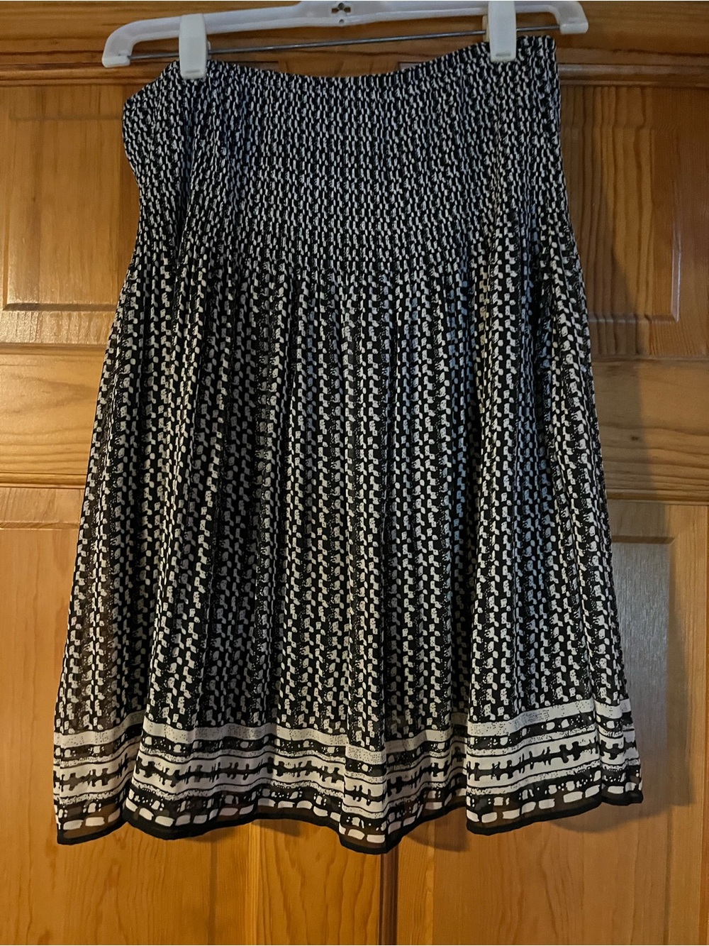 Max Studio Black Cream Printed Smocked Waist Midi Skirt S